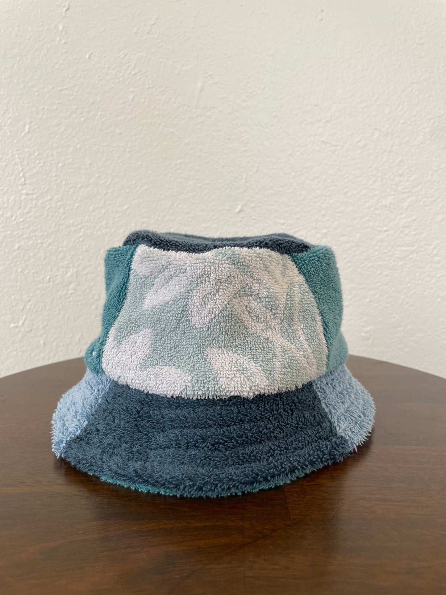 Blue Leaf Bucket
