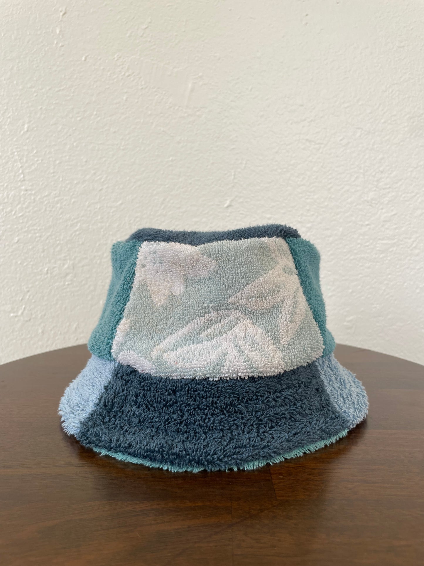 Blue Leaf Bucket