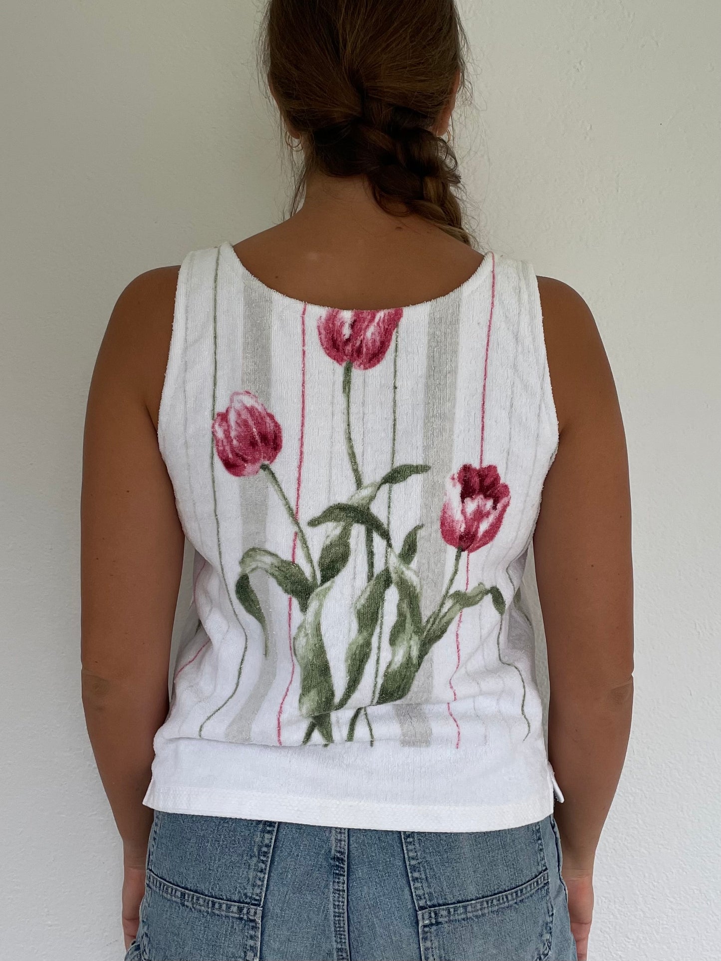 M Tulip Button Vest