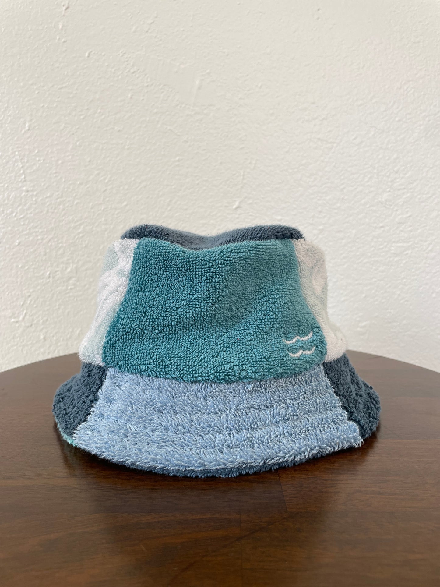 Blue Leaf Bucket