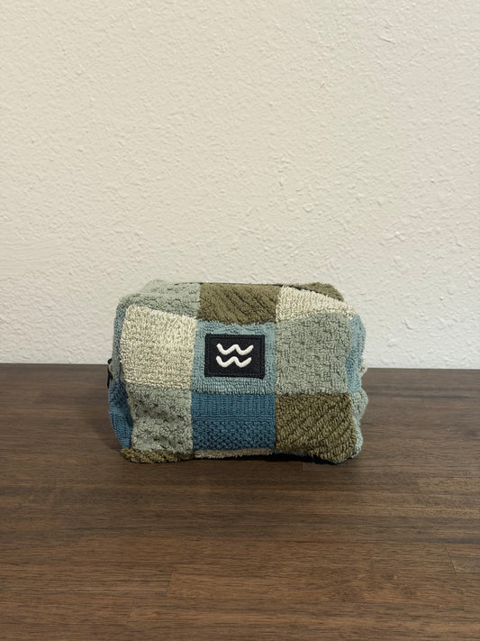Small Boxy Zip